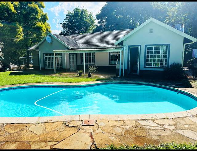 4 BEDROOM FREESTANDING FOR SALE IN CHASE VALLEY HEIGHTS
